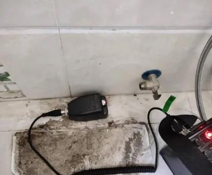 泸水屋顶漏水维修公司分享下卫生间漏水的危害及解决方法